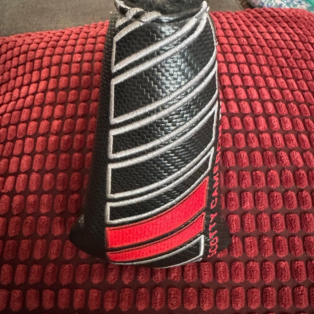 Scotty Cameron Black and Red Mid Mallet Putter Headcover - Picture 3 of 5